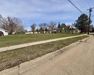 1706 W Central Ave, Minot, North Dakota 58701