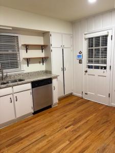 2560 Wood Valley Drive, Atlanta, Georgia 30344