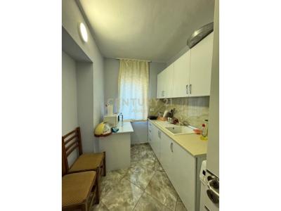 Allias, Tirana, אלבניה 