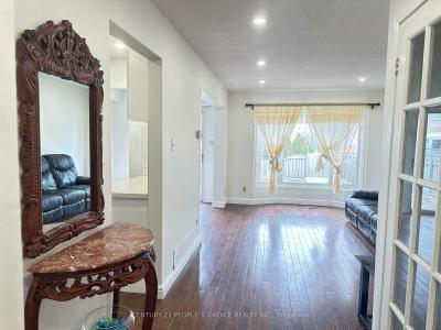 152 OBSERVATORY LANE, Richmond Hill, Ontario L4C 8K8, CANADÁ