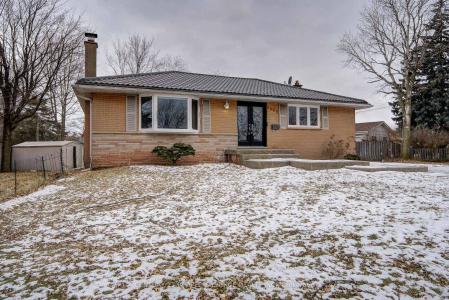 5469 RANDOLPH CRESCENT, Burlington, Ontario L7L 3C4, Canada