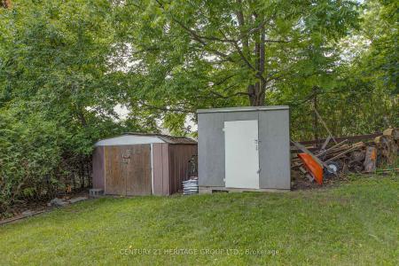 36 PUGET STREET, Barrie, Ontario L4M 4N2, Canada