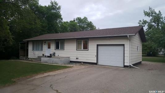 408 3RD AVENUE, Alameda, Saskatchewan S0C 0A0, Canada