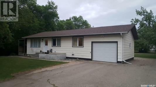 408 3RD AVENUE, Alameda, Saskatchewan S0C 0A0, Canada