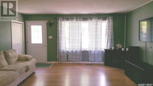 408 3RD AVENUE, Alameda, Saskatchewan S0C 0A0, Canada