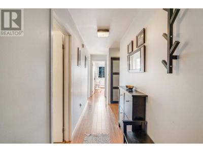 327 NINTH STREET, New Westminster, Colombie-Britannique V3M 3V8, Canada
