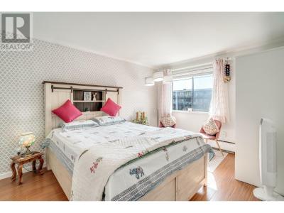 327 NINTH STREET, New Westminster, Colombie-Britannique V3M 3V8, Canada