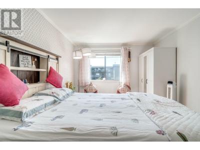 327 NINTH STREET, New Westminster, Colombie-Britannique V3M 3V8, Canada