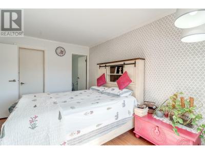 327 NINTH STREET, New Westminster, Colombie-Britannique V3M 3V8, Canada