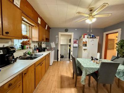 327 BROCK STREET SOUTH, Sarnia, Ontario N7T 2W7, Canada