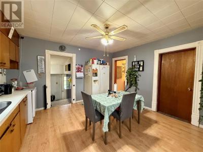 327 BROCK STREET SOUTH, Sarnia, Ontario N7T 2W7, Canada