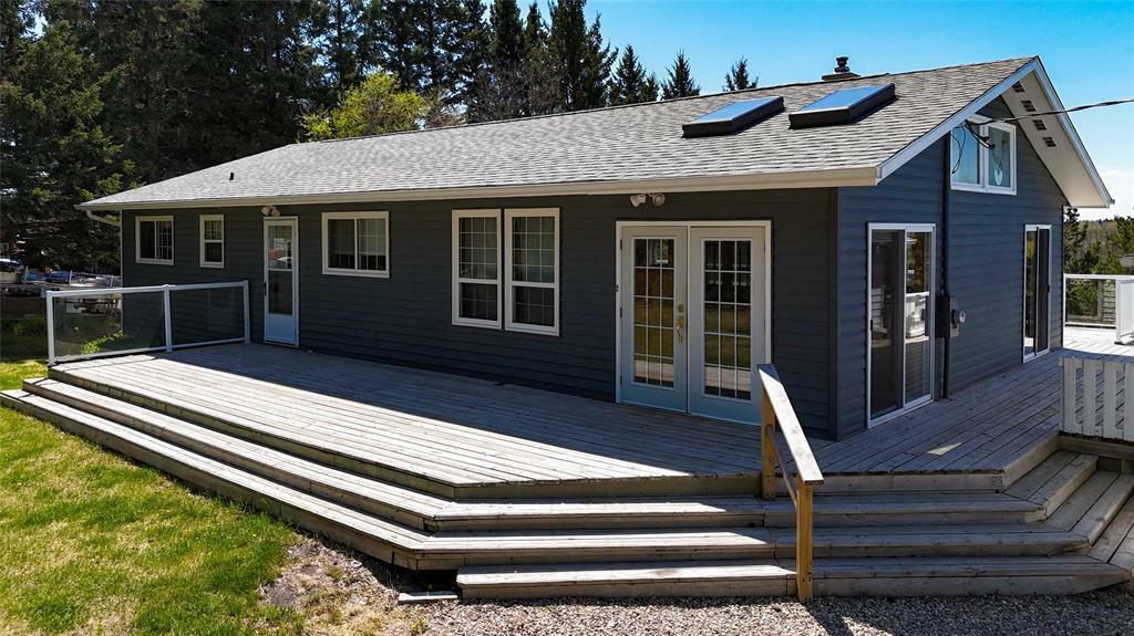376 PTH 10 HIGHWAY, Onanole, Manitoba R0J 1N0, Canadá