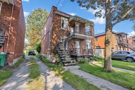 515-517  Rue Filiatrault, Montréal (Saint-Laurent), Quebec H4L 3V1, Canada