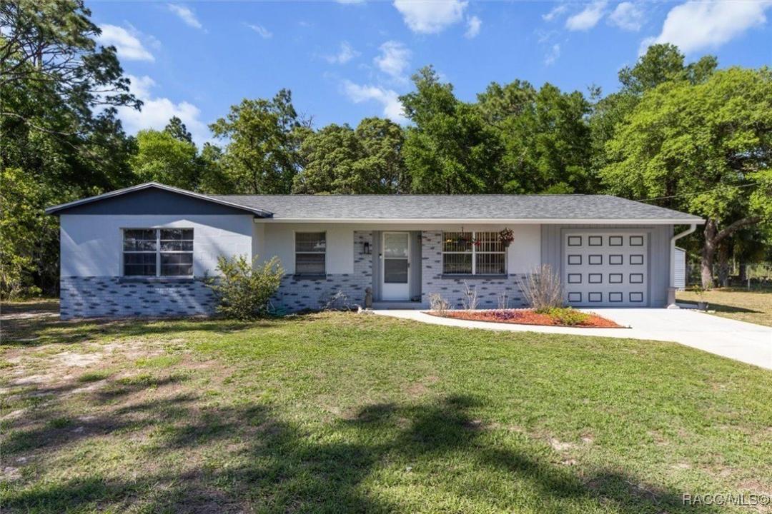 9861 W Pinespring Court, Crystal River, Florida 34428, USA