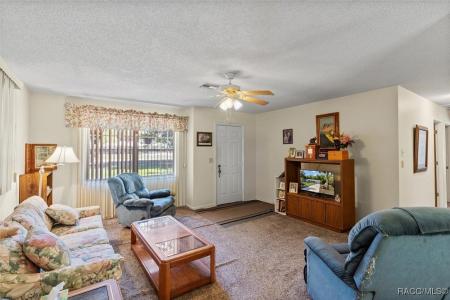 9861 W Pinespring Court, Crystal River, Florida 34428, USA