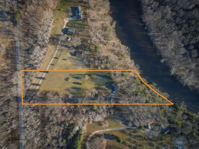 8594 S. Felch R, Newaygo, Michigan 49337, USA