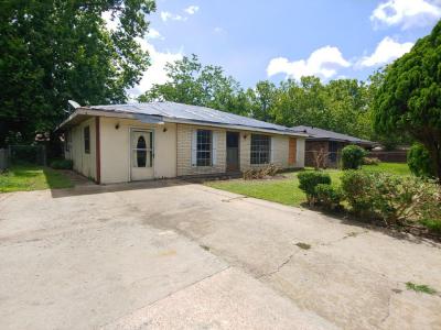 802 MYRTIS STREET, New Iberia, Louisiana 70560