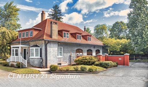 105 Parkwood, Bay City, Michigan 48706, USA