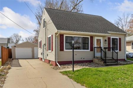 1231 Center St Ne, Cedar Rapids, Iowa 52402, USA