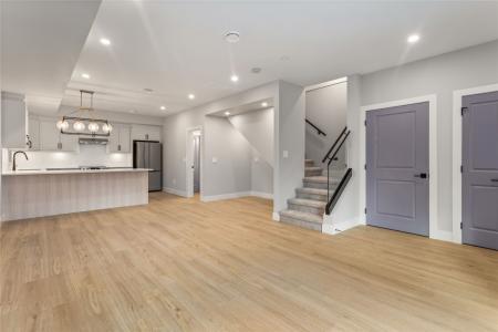 1916 ETHEL STREET, Kelowna, ブリティッシュコロンビア V1Y 2Z5, カナダ