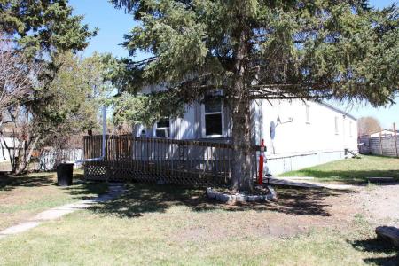229 4 STREET NW, Sundre, Alberta T0M 1X0, CANADÁ