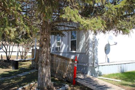 229 4 STREET NW, Sundre, Alberta T0M 1X0, CANADÁ