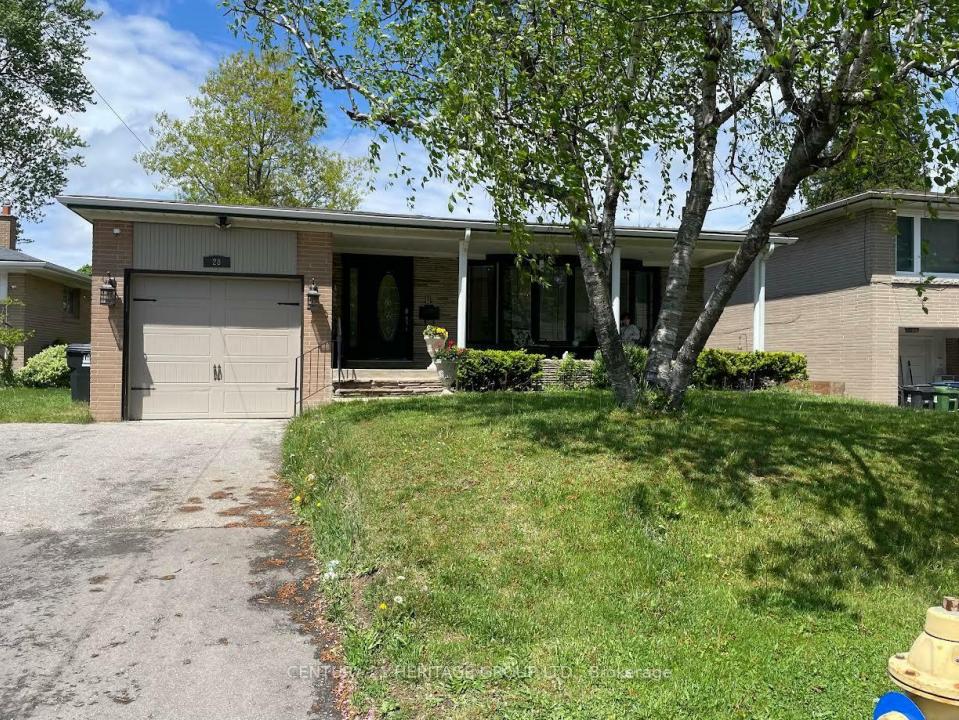 28 FOXWARREN DRIVE, Toronto, Ontario M2K 1L3, Canadá
