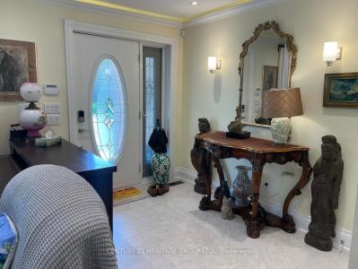 28 FOXWARREN DRIVE, Toronto, Ontario M2K 1L3, Canadá