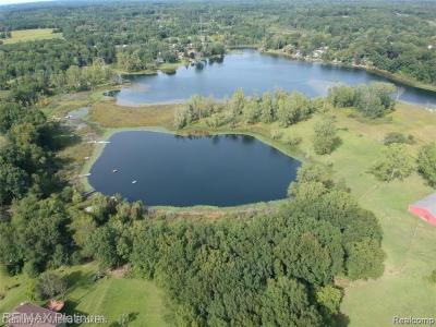 450 Demode Parcel A, Holly, Michigan 48442, USA