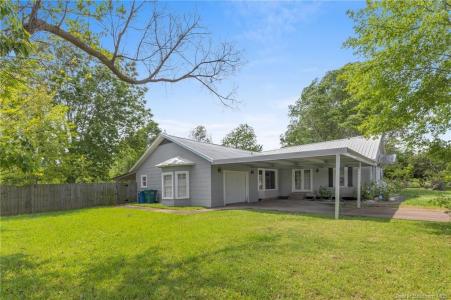 207 Duff Street, Dequincy, Louisiana 70633