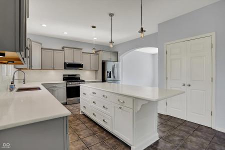 386 White Oak Lane, Greenwood, Indiana 46142