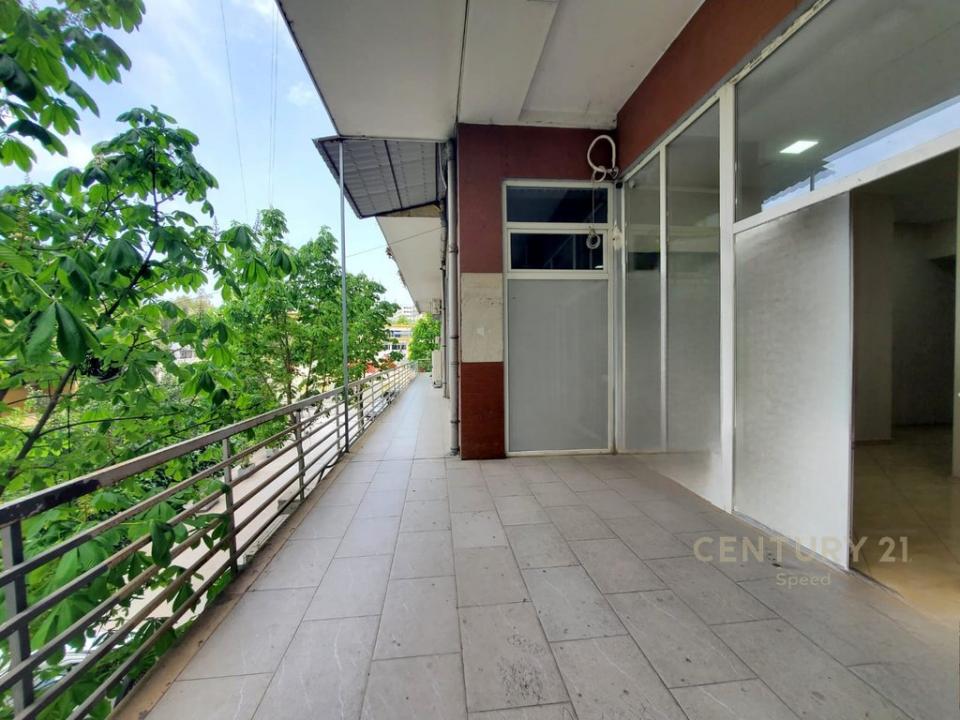 Rruga e Elbasanit, Tirana, Albania