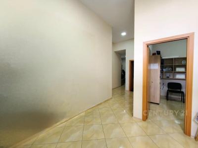 Rruga e Elbasanit, Tirana, Albania