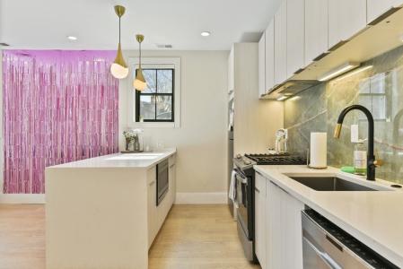 2 Lamson Court , #1, Boston, Massachusetts 02128, Estados Unidos