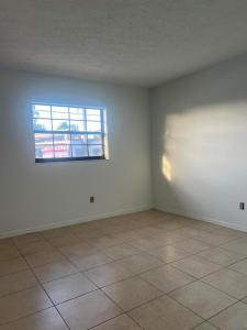 952 SE Walters Terrace, Port St Lucie, פלורידה 34983, ארצות הברית של אמריקה 