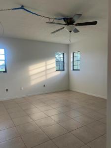 952 SE Walters Terrace, Port St Lucie, פלורידה 34983, ארצות הברית של אמריקה 