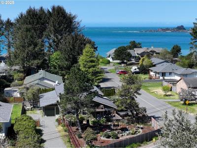 15750 Oceanview DR, Brookings, Oregon 97415, USA