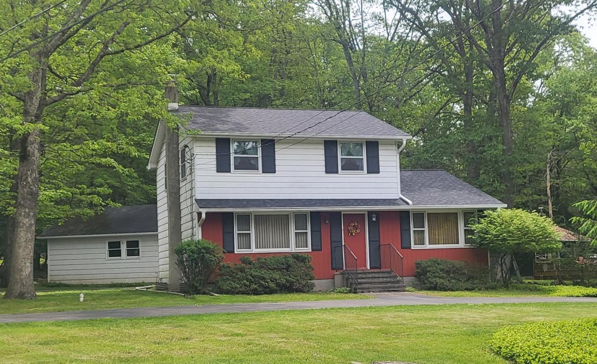 7425 West Dogwood Lane, Cresco, Pennsylvania 18326