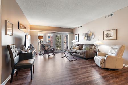 7841 W 157th Street , 208, Orland Park, イリノイ 60462, アメリカ合衆国