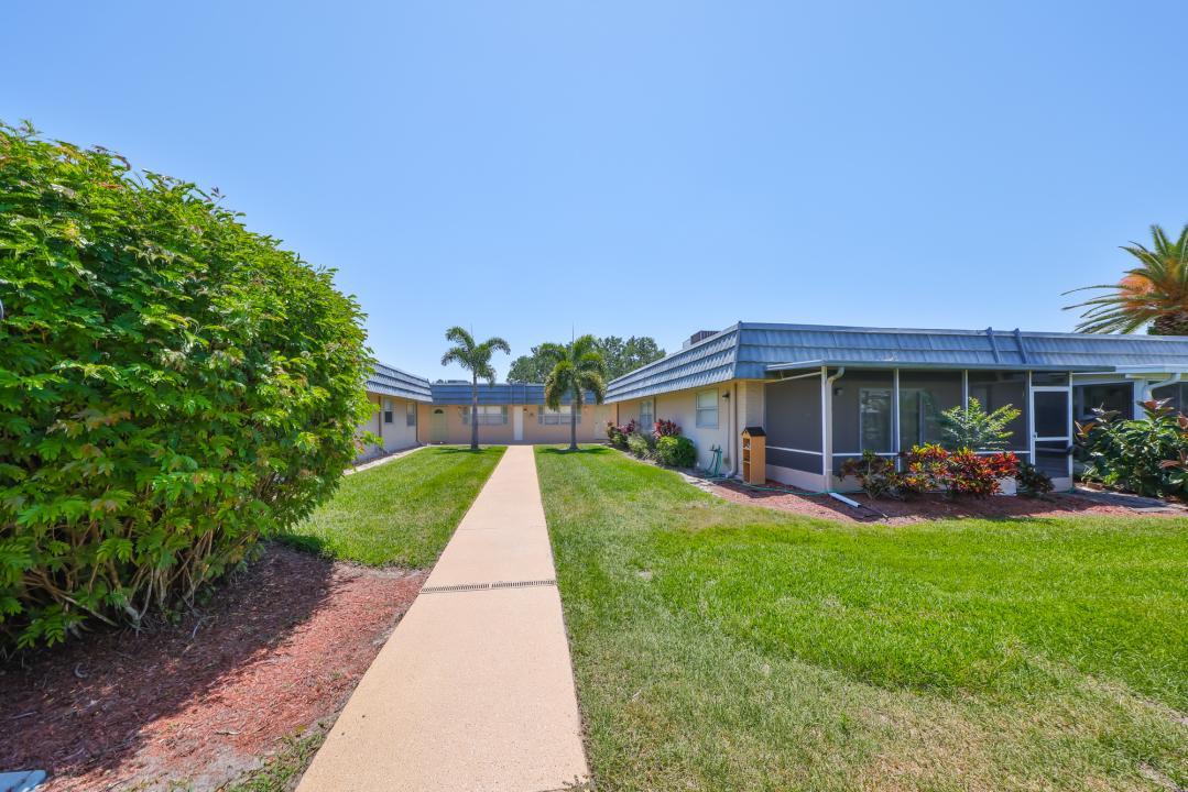 1802 Bedford Ter # 187, Sun City Center, Florida 33573