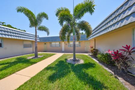 1802 Bedford Ter # 187, Sun City Center, Florida 33573