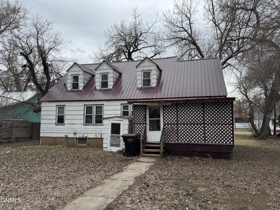 116 Market Street, Center, North Dakota 58530