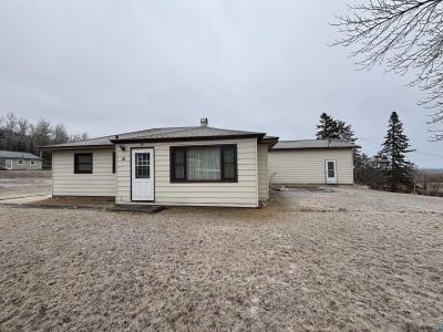 16 Carter Ln, Silver Bay, Minnesota 55614-1314, USA
