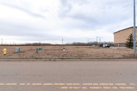 8210 45 STREET, Lloydminster, Alberta T9V 3R8, Canada