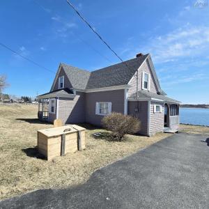 1 HILLSIDE BOULARDERIE ROAD, Groves Point, 新斯科舍省 B1Y 2X4, 加拿大