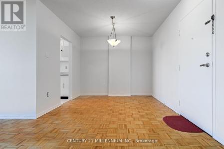 1615 BLOOR STREET, Mississauga (applewood), Ontario L4X 1S2, Canadá