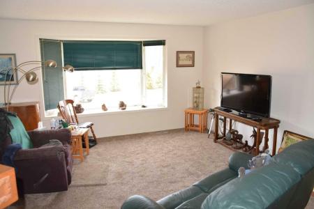 7113 99 STREET, Peace River, Alberta T8S 1B3, Kanada