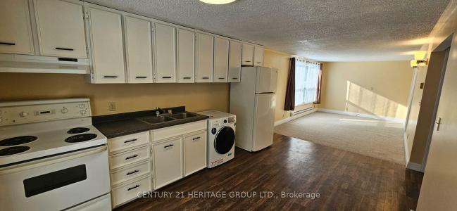 619 QUEENSVILLE SIDE ROAD W, East Gwillimbury, Ontario L9N 1A7, Canada