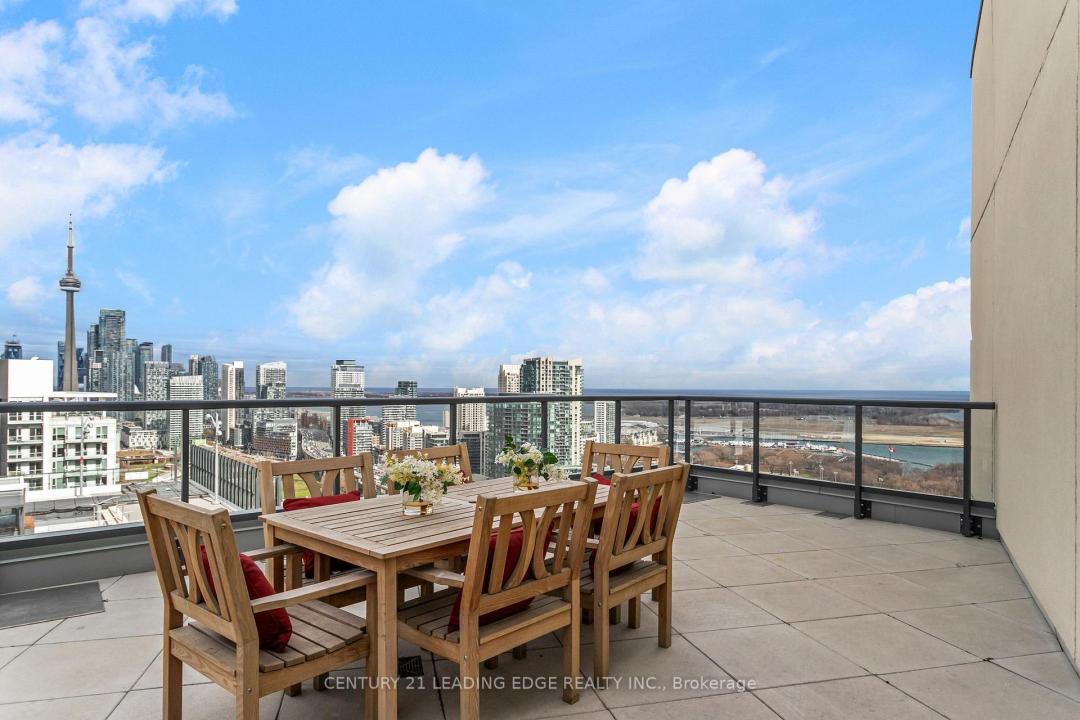 49 EAST LIBERTY STREET, Toronto, אונטריו M6K 0B2, קנדה 
