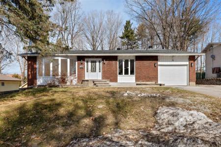 51 Rue St-Alexandre, Gatineau (Gatineau), Quebec J8V 1B3, CANADÁ